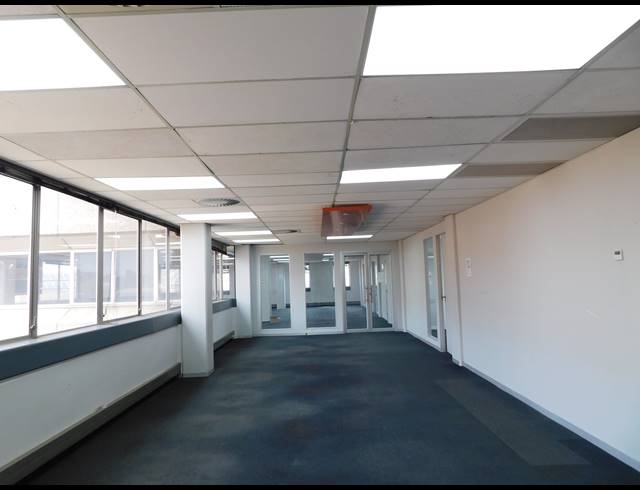 3,514M² OFFICE TO LET IN FERNDALE
